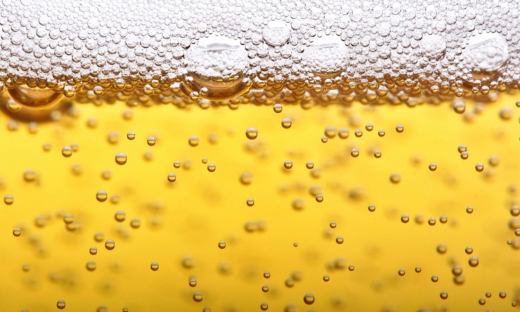 Comprobado cientificamente: Beber una cerveza te pone de buen rollo